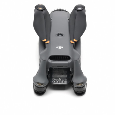 Dron DJI Mavic 4 Pro Fly More Combo (DJI RC 2) Dron DJI Mavic 4 Pro Fly More Combo (DJI RC 2)